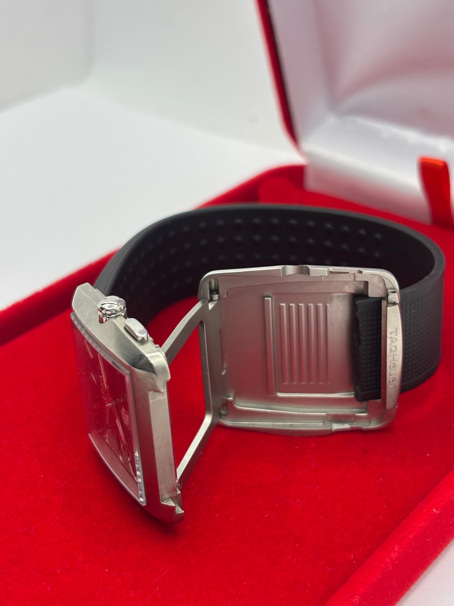 TAG Heuer Golf WAE1111 Quartz Stainless Steel Watch – Black Dial