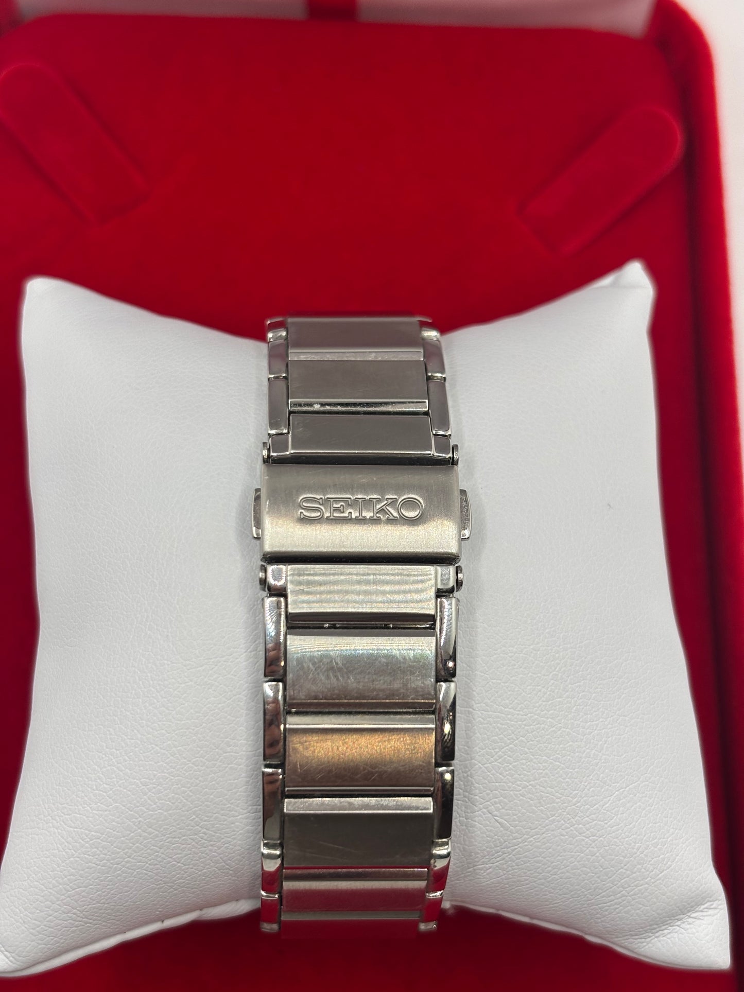 Seiko SNE241 Men’s Solar Quartz Watch Black Dial 37mm Stainless